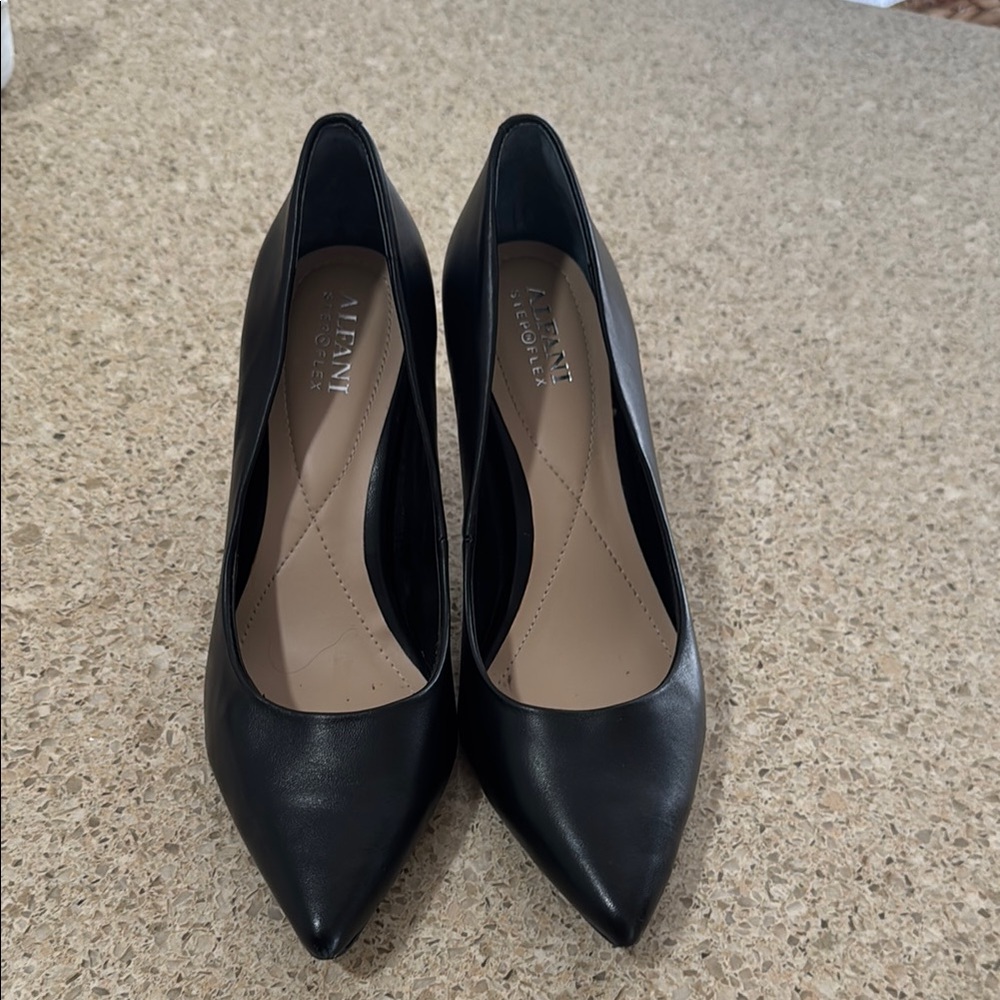 Alfani black pumps